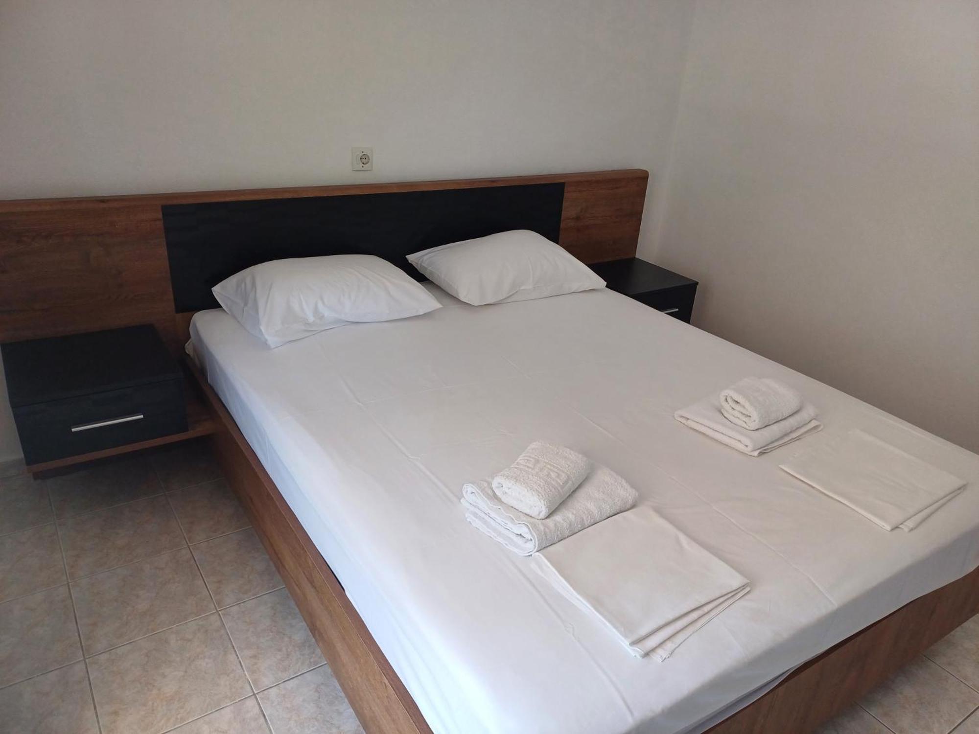 Μαρου Rooms Olympiakí Aktí Exterior foto