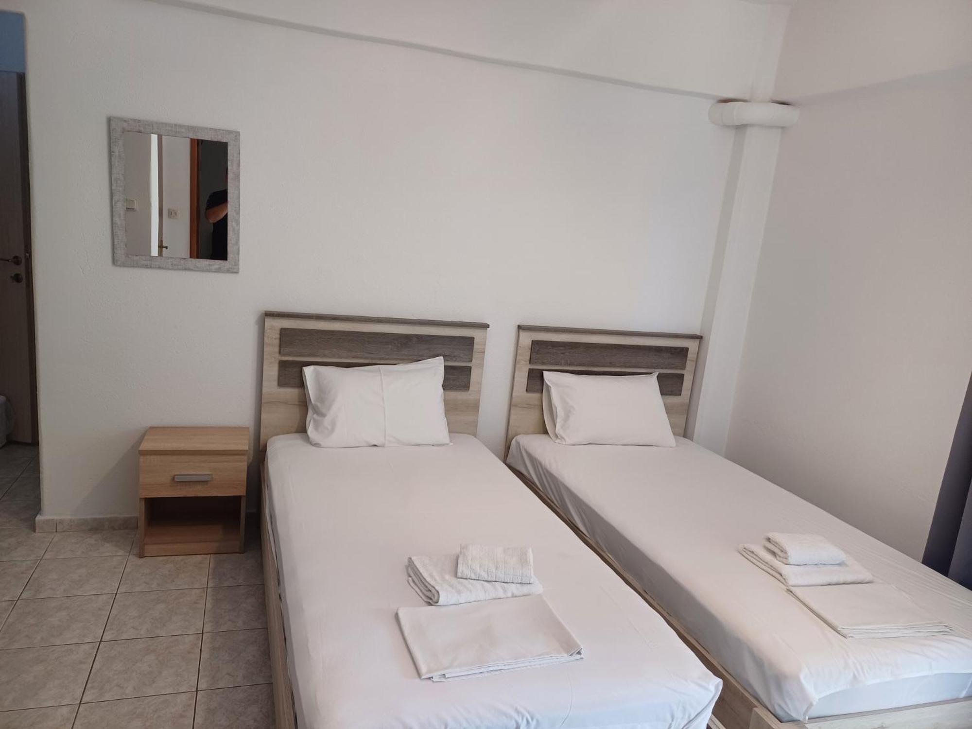 Μαρου Rooms Olympiakí Aktí Exterior foto